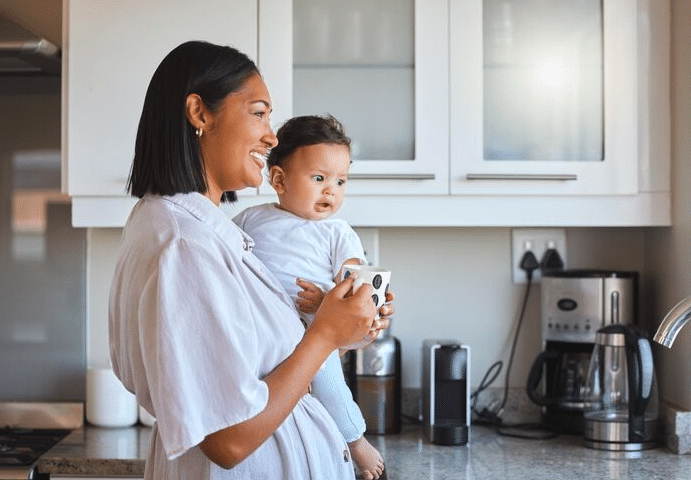 caf aide menagere apres accouchement